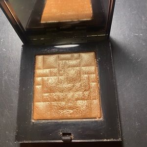 Bobbie Brown Highlighting Powder in Bronze Glow